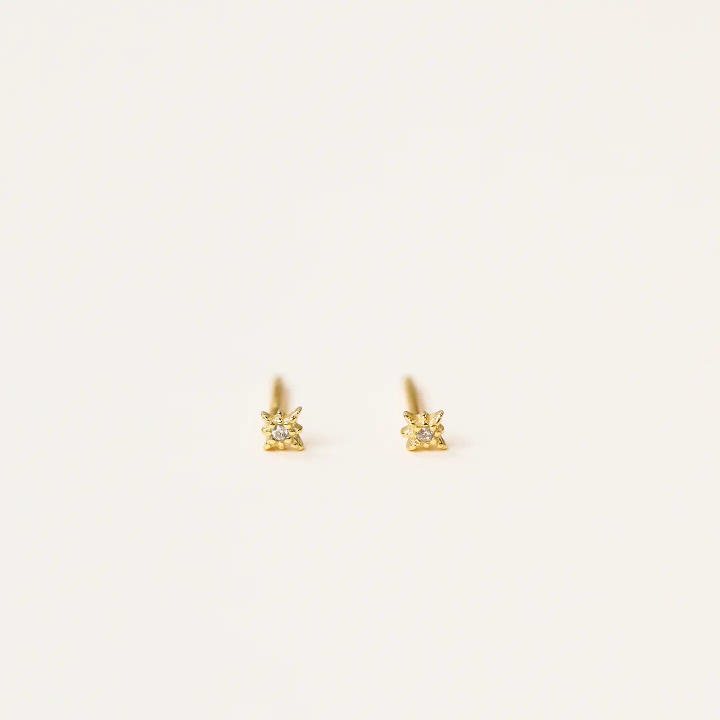 Tiny Stud - Star - Gold Earrings